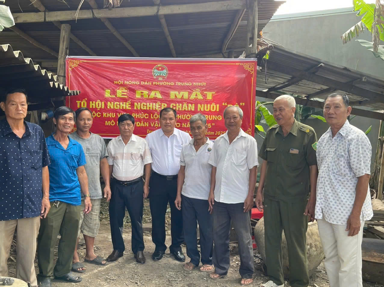 Ra mắt tổ Hội Nông dân nghề nghiệp chăn nuôi Bò (khu vực Phúc Lộc 1, phường Trung Nhứt)