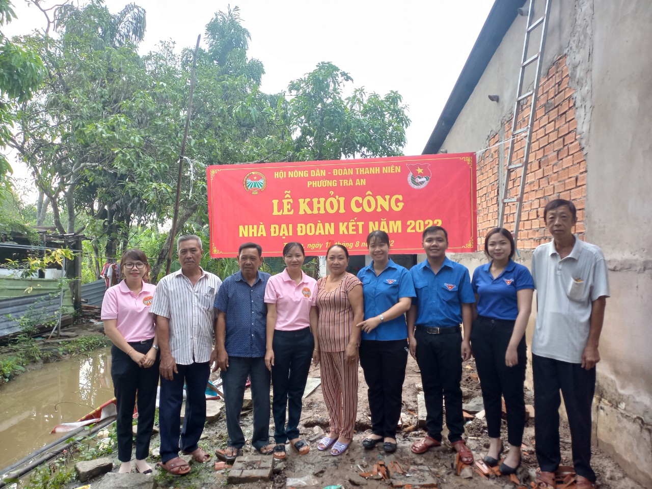 Hội Nông dân phường Trà An phối hợp khởi công xây dựng nhà Đại đoàn kết