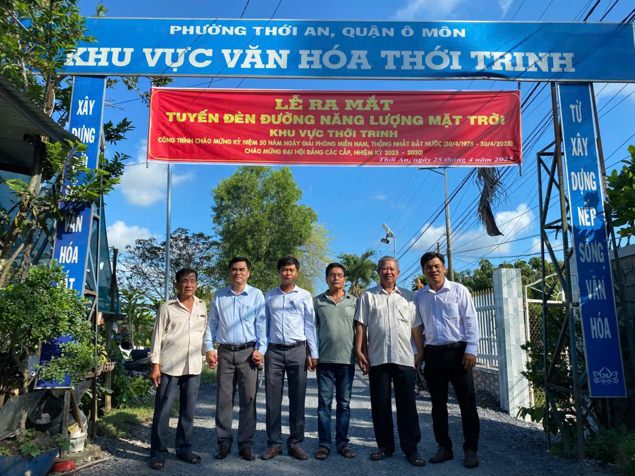 Ra mắt tuyến đường đèn năng lượng mặt trời