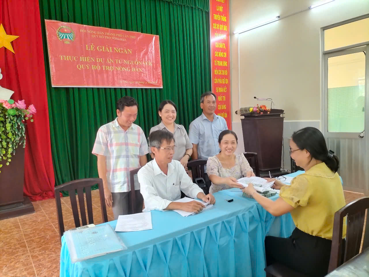 Quỹ Hỗ trợ nông dân thành phố giải ngân 500 triệu đồng cho nông dân xã Trường Thành thực hiện dự án sản xuất